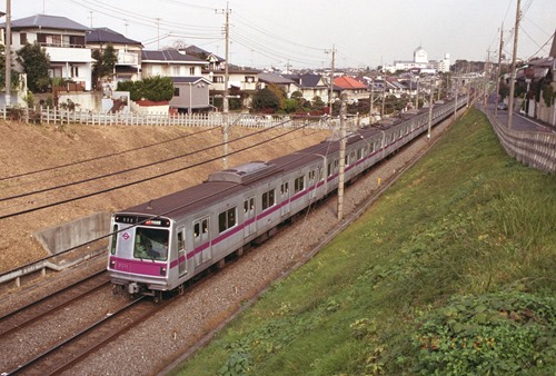 suzu-199811-8011
