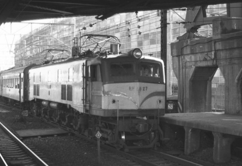 19720720-EF5827
